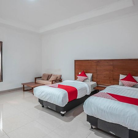 Super Oyo 686 Bunga Karang Hotel Bekasi Ngoại thất bức ảnh