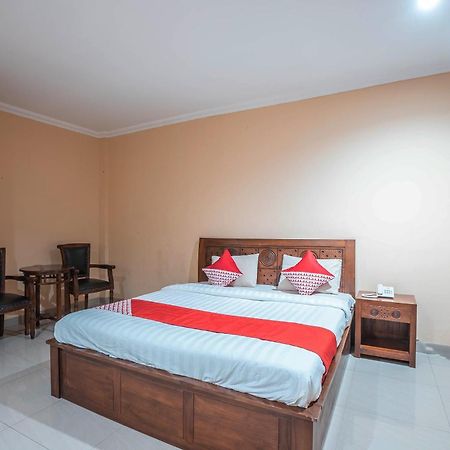 Super Oyo 686 Bunga Karang Hotel Bekasi Ngoại thất bức ảnh