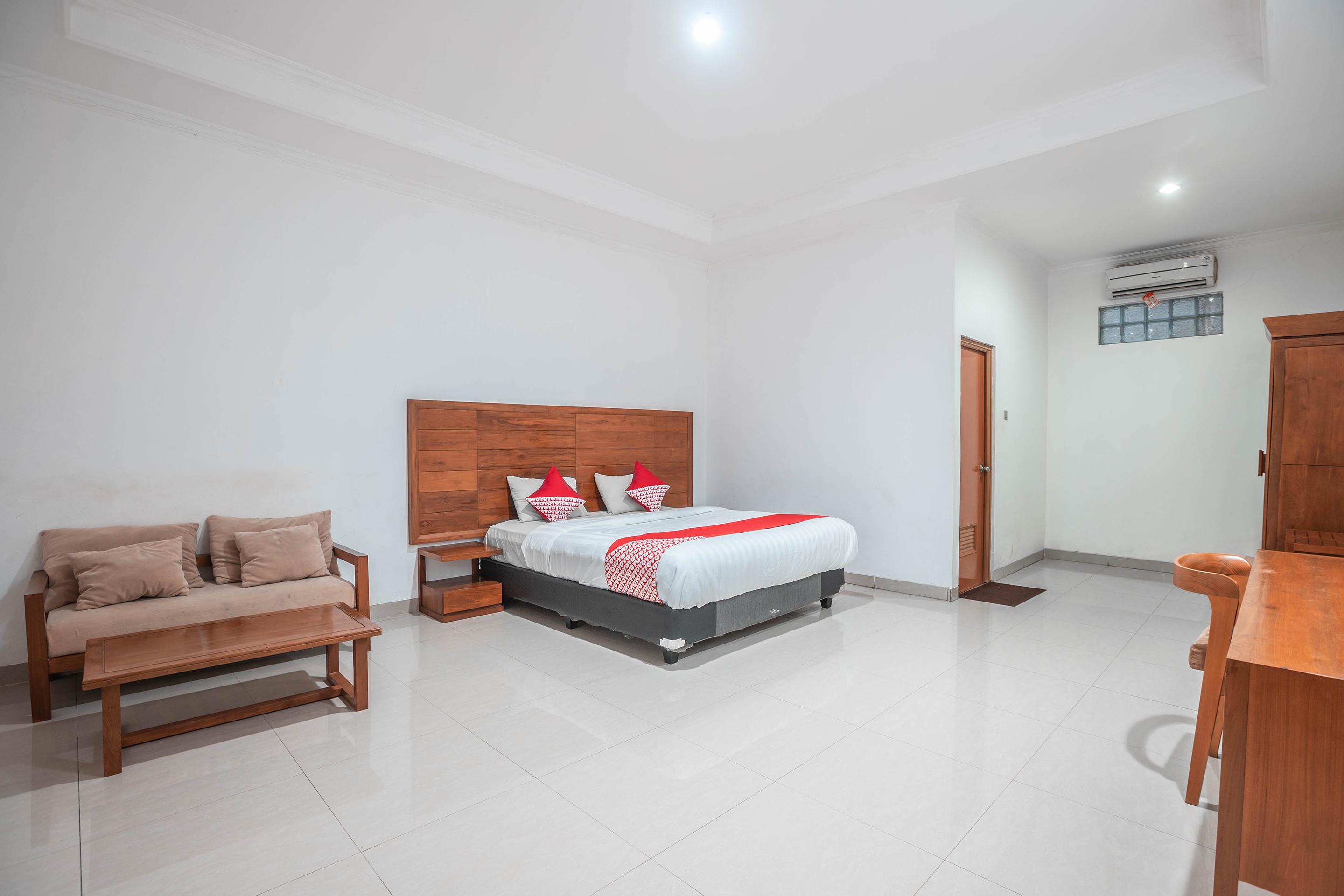 Super Oyo 686 Bunga Karang Hotel Bekasi Ngoại thất bức ảnh