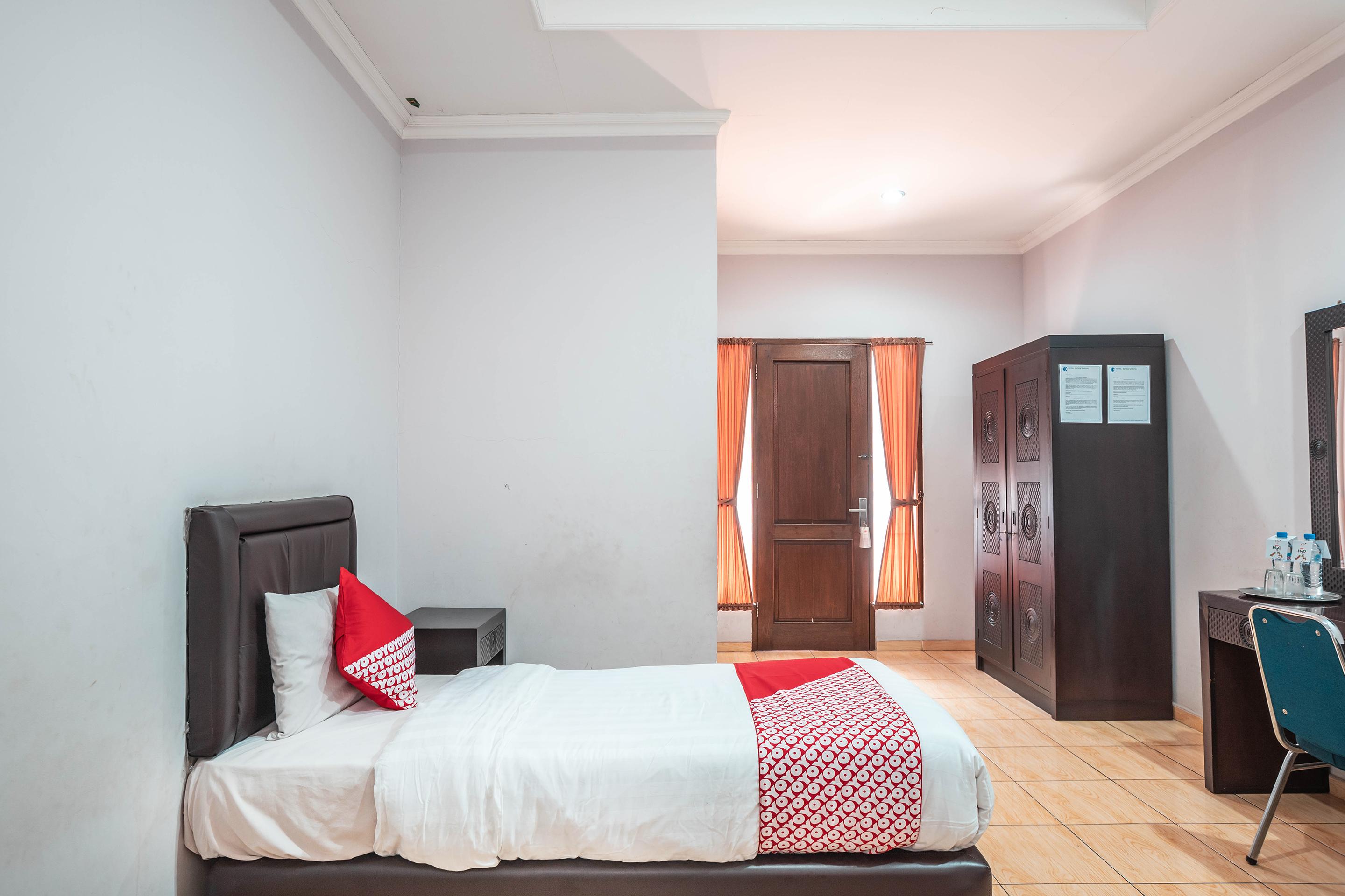 Super Oyo 686 Bunga Karang Hotel Bekasi Ngoại thất bức ảnh