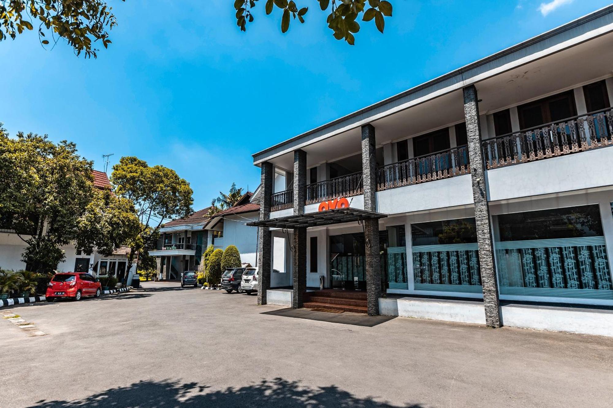 Super Oyo 686 Bunga Karang Hotel Bekasi Ngoại thất bức ảnh