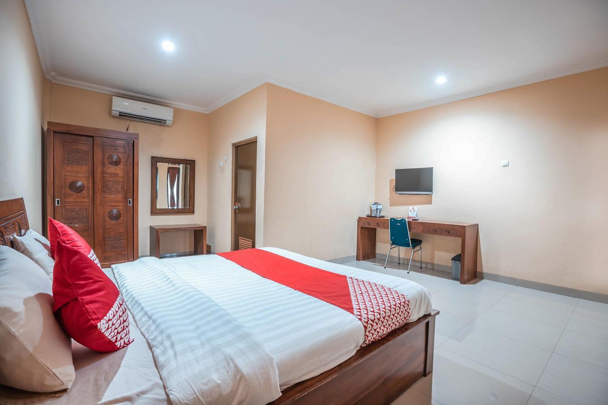 Super Oyo 686 Bunga Karang Hotel Bekasi Ngoại thất bức ảnh