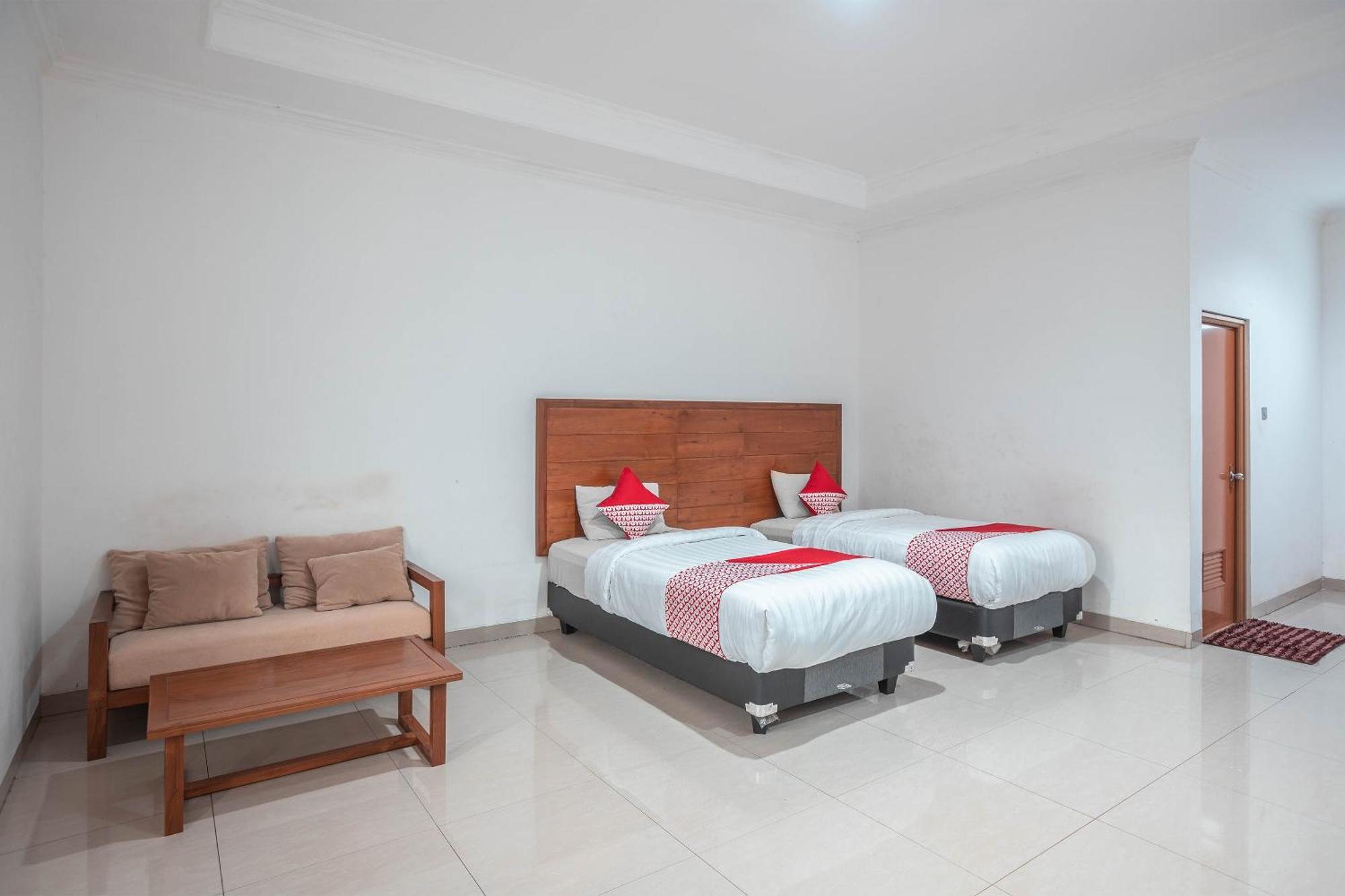 Super Oyo 686 Bunga Karang Hotel Bekasi Ngoại thất bức ảnh