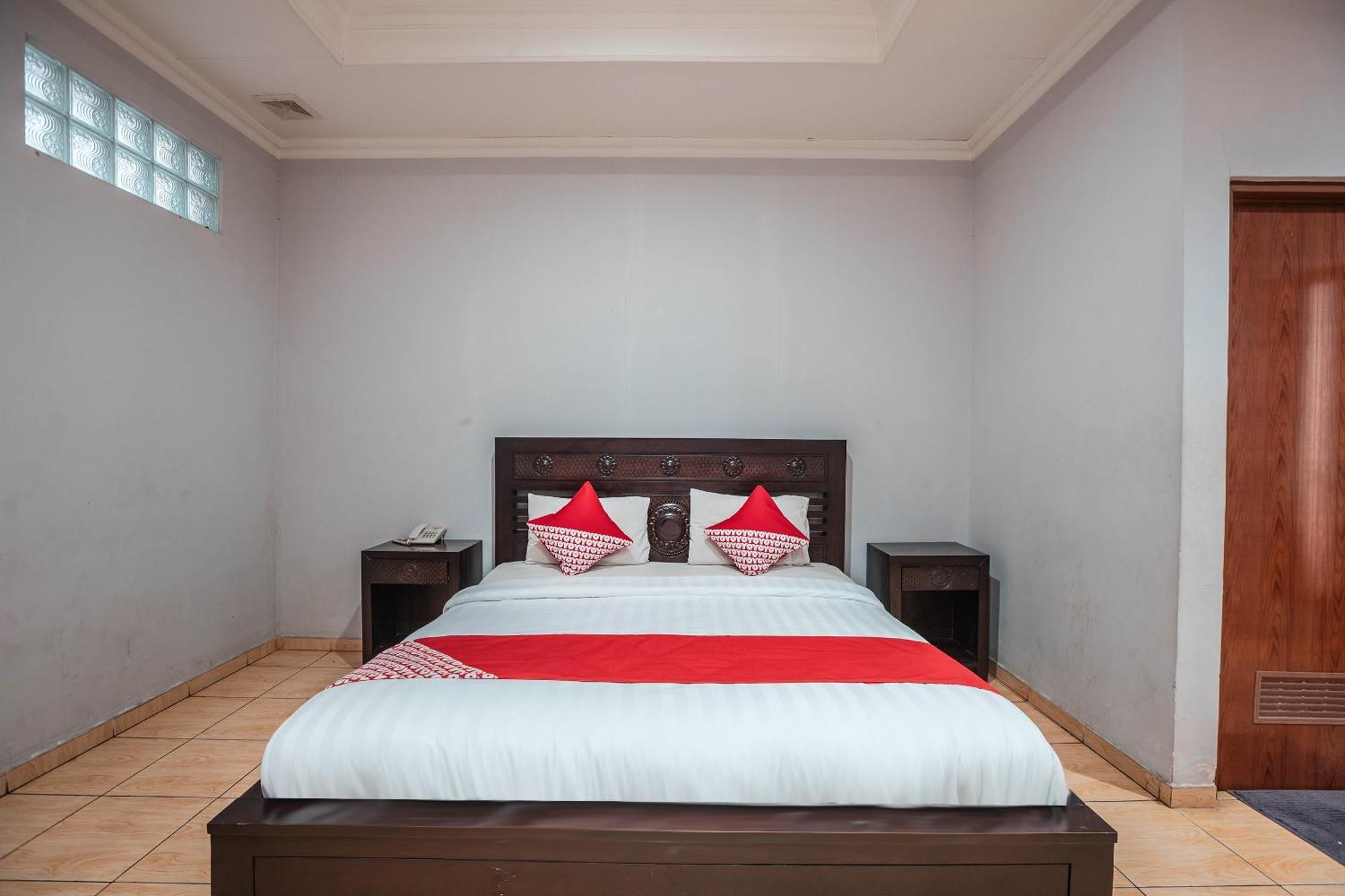 Super Oyo 686 Bunga Karang Hotel Bekasi Ngoại thất bức ảnh